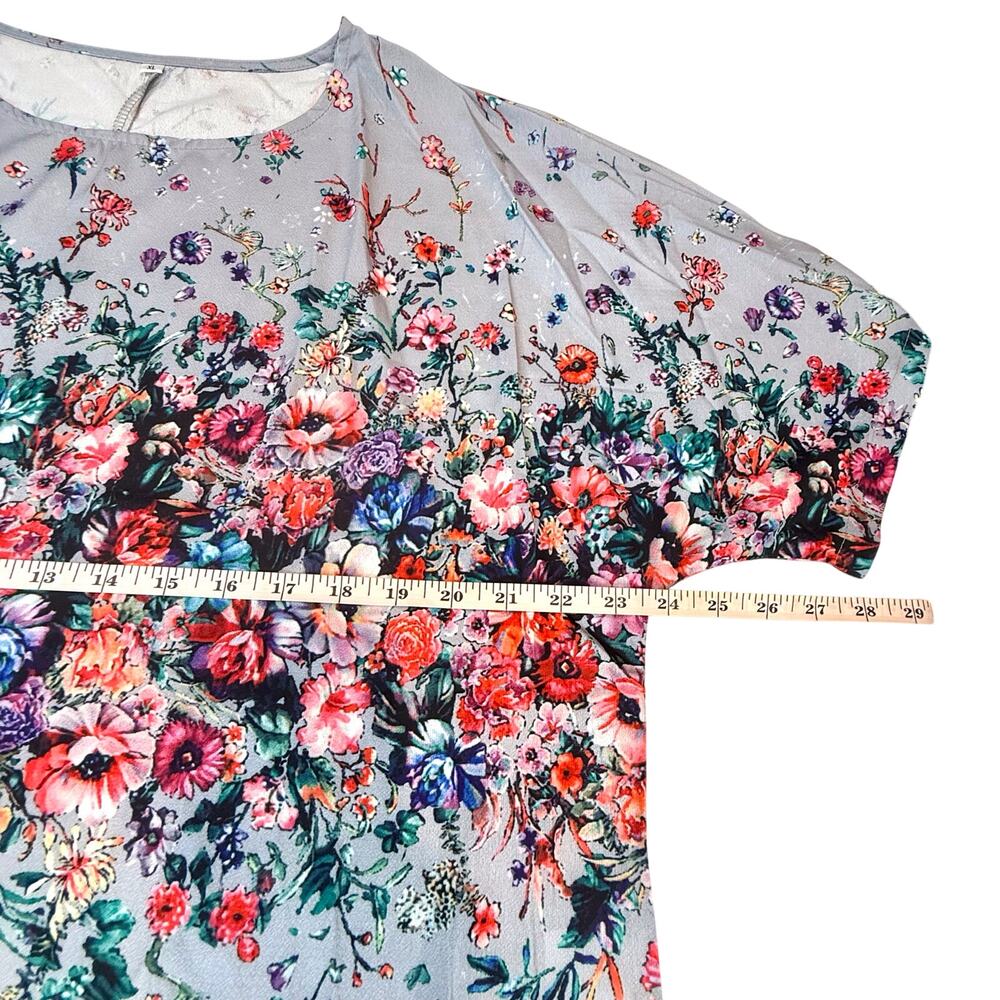 NIB Grey Background Floral Print Short Sleeve Popover Top Lightweight Round Neck - Picture 10 of 16